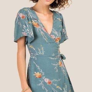Floral A-line short sleeves wrap dress w. ruffle